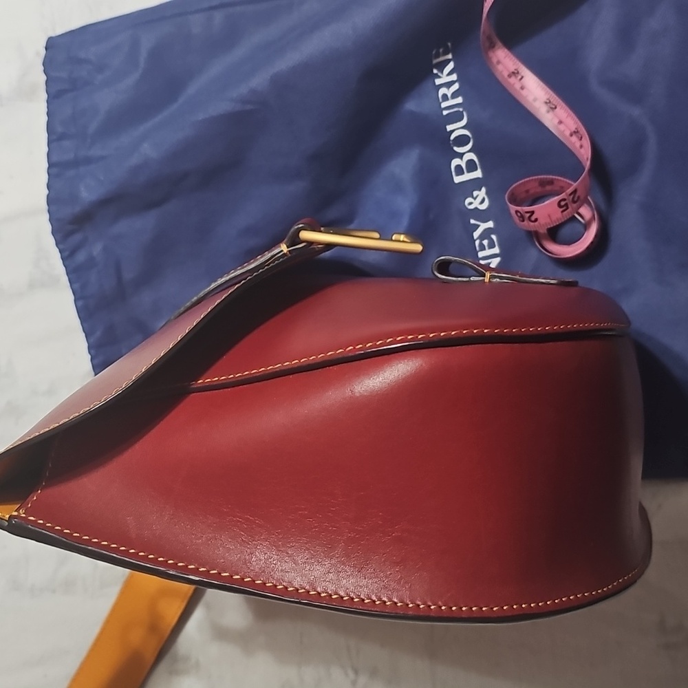 Dooney & Bourke Burgundy Leather Shoulder Bag Vintage 1975 - Picture 4 of 6